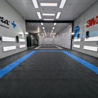 Carreaux de plancher de garage durables 2500 livres par pied carré capacité de poids haute résistance aux chocs