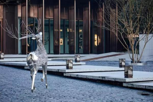 Landscape Metal Deer Stainless Steel Garden Ornaments Abstract Life size