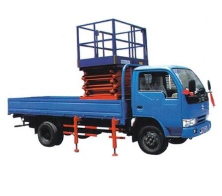 el camión del 16M montado Scissor el cargamento de la plataforma de trabajo aéreo de la elevación 300Kg para la sala de exposiciones del hotel