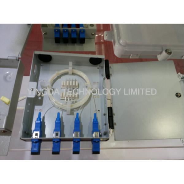 Pequeño soporte blanco con FC, SC, ST, adaptadores de la pared de recintos de la fibra óptica del LC