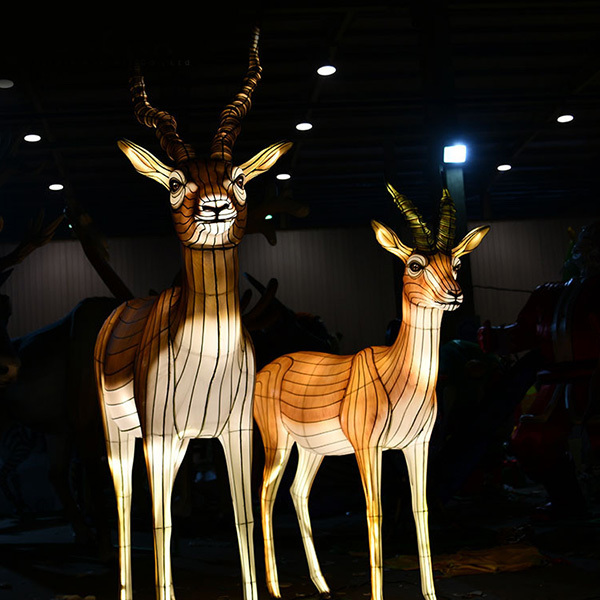 Botanical Garden Themed Winter Night Chinese Lantern Animals For Festival