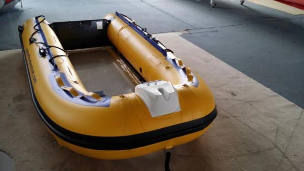 Easy Install 3 Person Fishing Boat , Environment Concerned 250 Cm Glass Bottom Boat