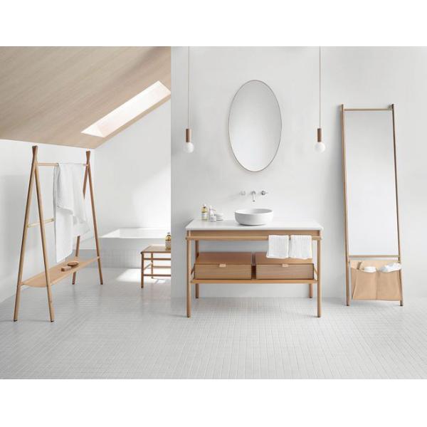 Прочной макияж установленный стеной отражает овальное Frameless зеркало Bathroom