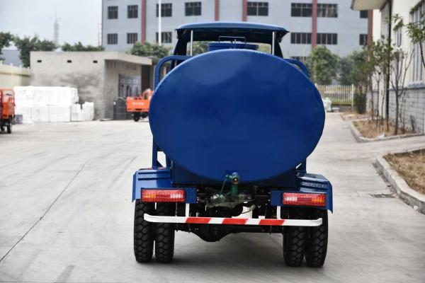 Fuel- 200CC/250CC/300CC Semi Cabin Water Tricycle Bike with 3 Big Wheels and Water Tank