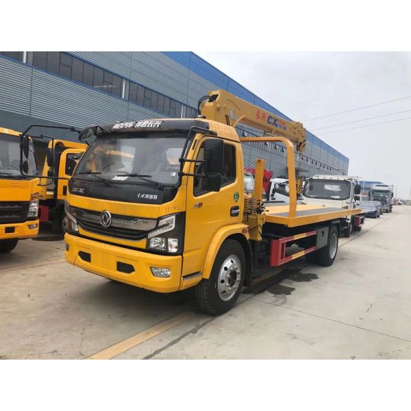 Flatbed 5 Ton Truck Mounted Crane Dongfeng Hydraulic Telescopic Boom Crane