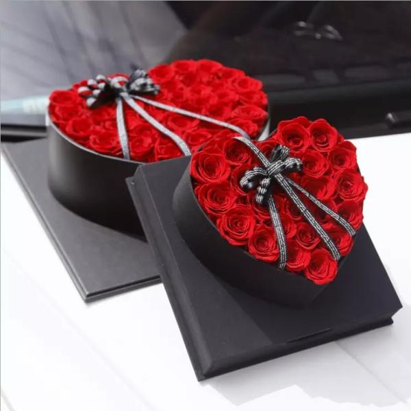 Real rose New Arrival 2021 Real Preserved Roses Heart Shape Acrylic Box Gift For Valentines Day