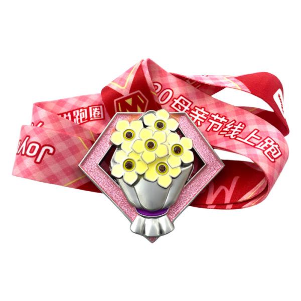 Медаль праздника Дня матери онлайн