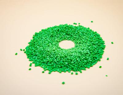 Granulados de RPET verde com ponto de fusão de 235-260°C IV0.50-1.1