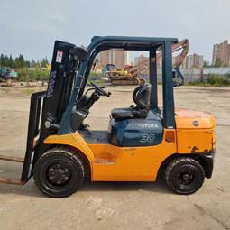 Toyota 7F Used Diesel Forklift 3 Ton 3 Meter Lifting Height Original Paint
