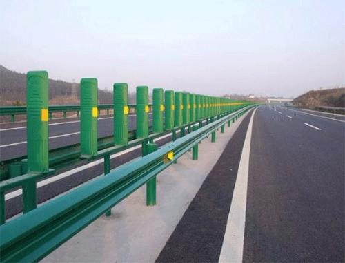 カスタマイズされた自動高速ガードレール保護パネルマシン 高速道路ガードレールロール形成マシン