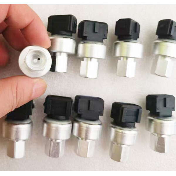 Pressure Sensor 15103658 for L150F L350F Loader