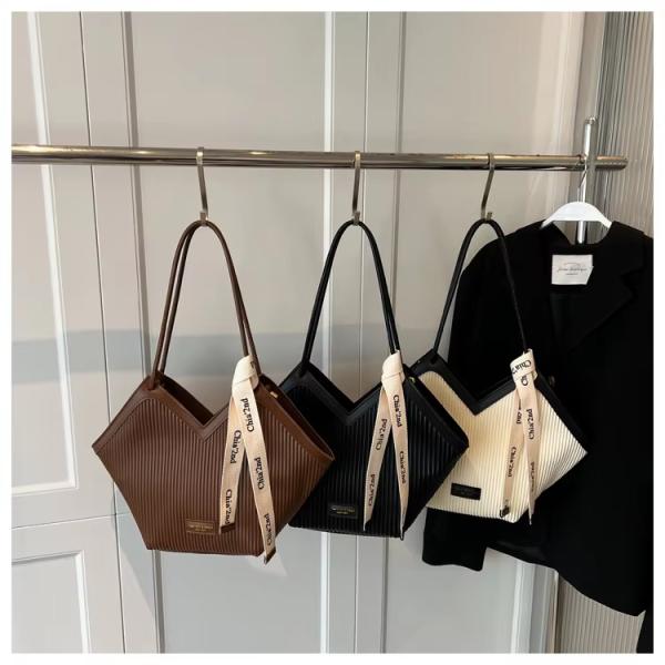 Stylish Tote Bags For Students Featuring Cashmere Lining Material And Lock Decoration