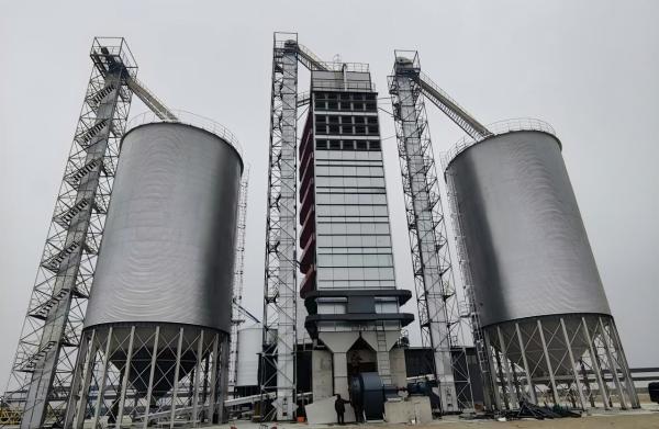 Clean Hot Air Corn Dryer Machine With Handling Capacity Of 30-1500 T/D And ≤2% Drying Unevenness