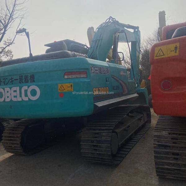 Kobelco SK200 SK210 Excavatrice à rampe avec une capacité de seau de 0,8 m3 et une puissance de 114 kW