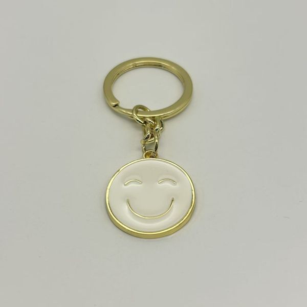 Metal gifts keyrings with different shape keychains dogs,cats butterfly metal keyrings for sale