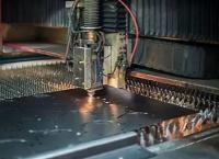Coupe au laser d'acier au carbone pour presses hydrauliques