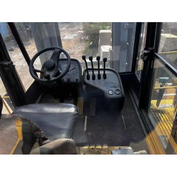 Mega Capacity Used Mitsubishi 30 Ton Diesel Forklift FD300 30000kg Container Handler Pneumatic Tire Second Hand Heavy Eq