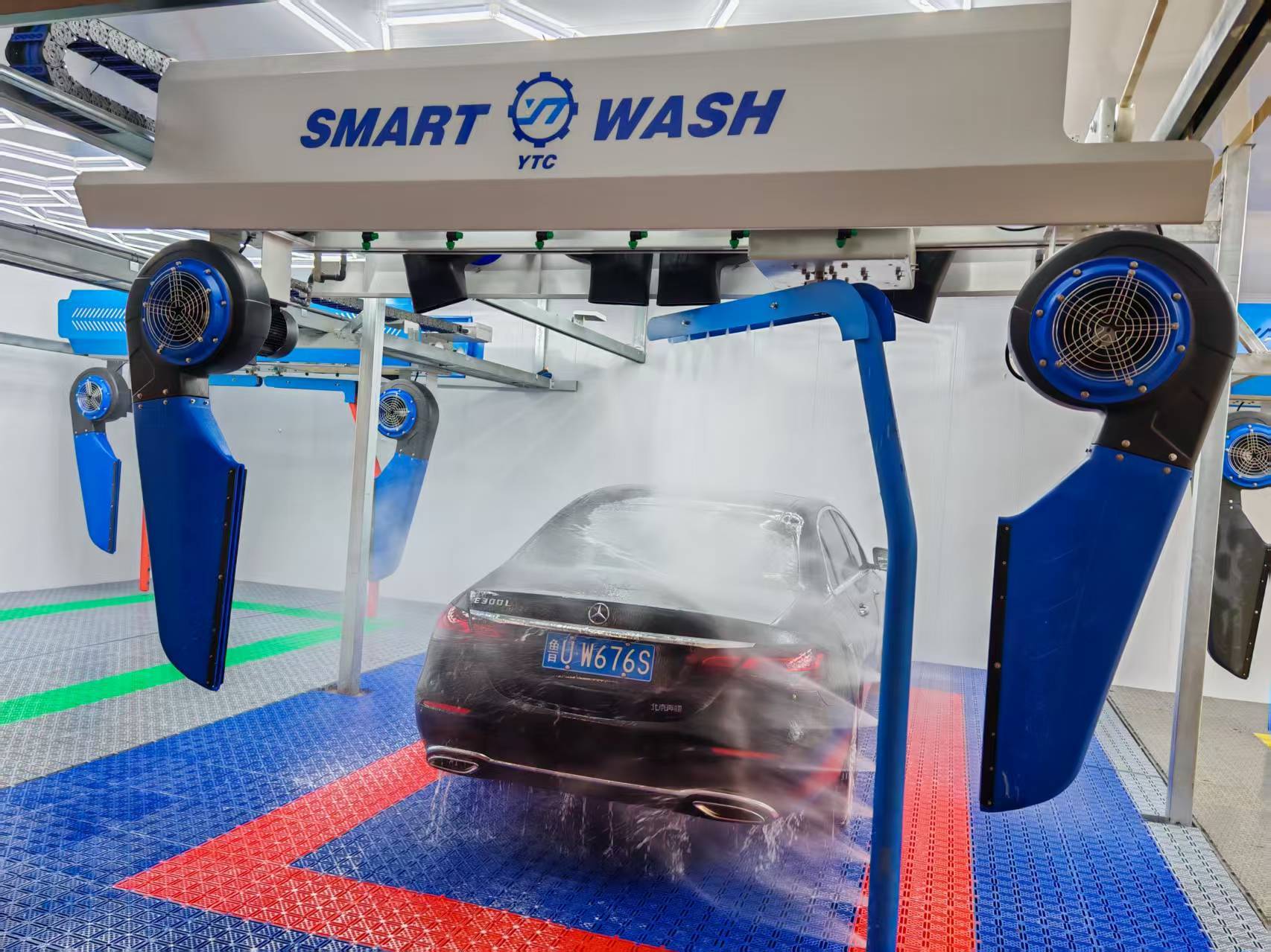 L6000 x W2200mm Commercial Car Wash Systems , Self Service Car Washing Machine Automatic