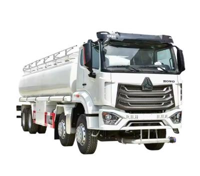 25000 Liters Carbon Steel Tank Truck 8x4 Diesel Dispensing Truck Manual Transmission