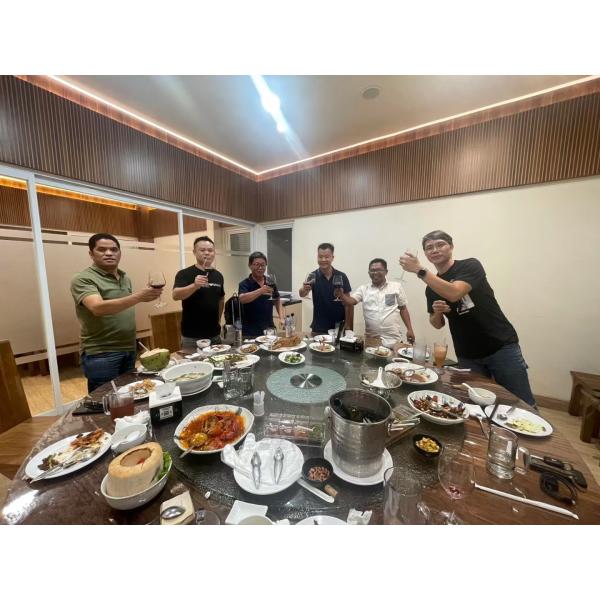 Línea de Pintura en Polvo Automática de Operación Estable para Maquinaria Agrícola