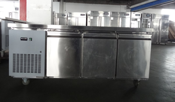 2 / 3 / 4 Doors Commercial Undercounter Fridge CE Approved Stainless Steel Work Bench R290 Fridge Available