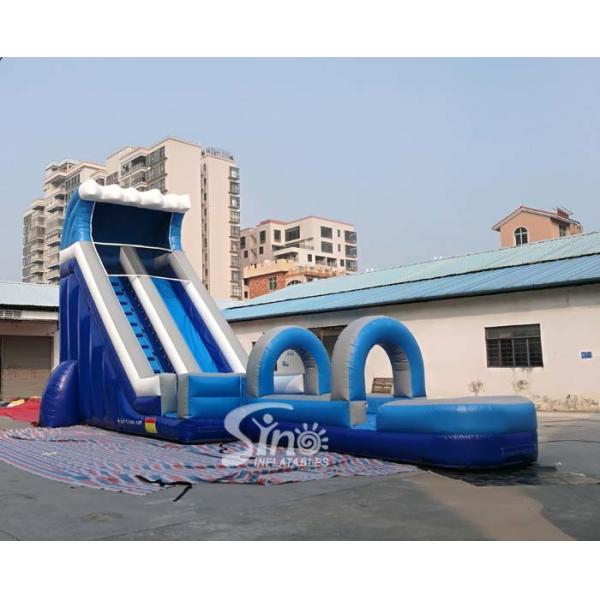 Al aire libre explote los toboganes acuáticos inflables de los niños grandes comerciales para la lona del Pvc del parque 0.55m m del agua