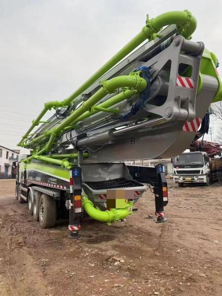 Pompes professionnelles Zoomlion 63m camion de béton ZLJ5540THB avec service après-vente