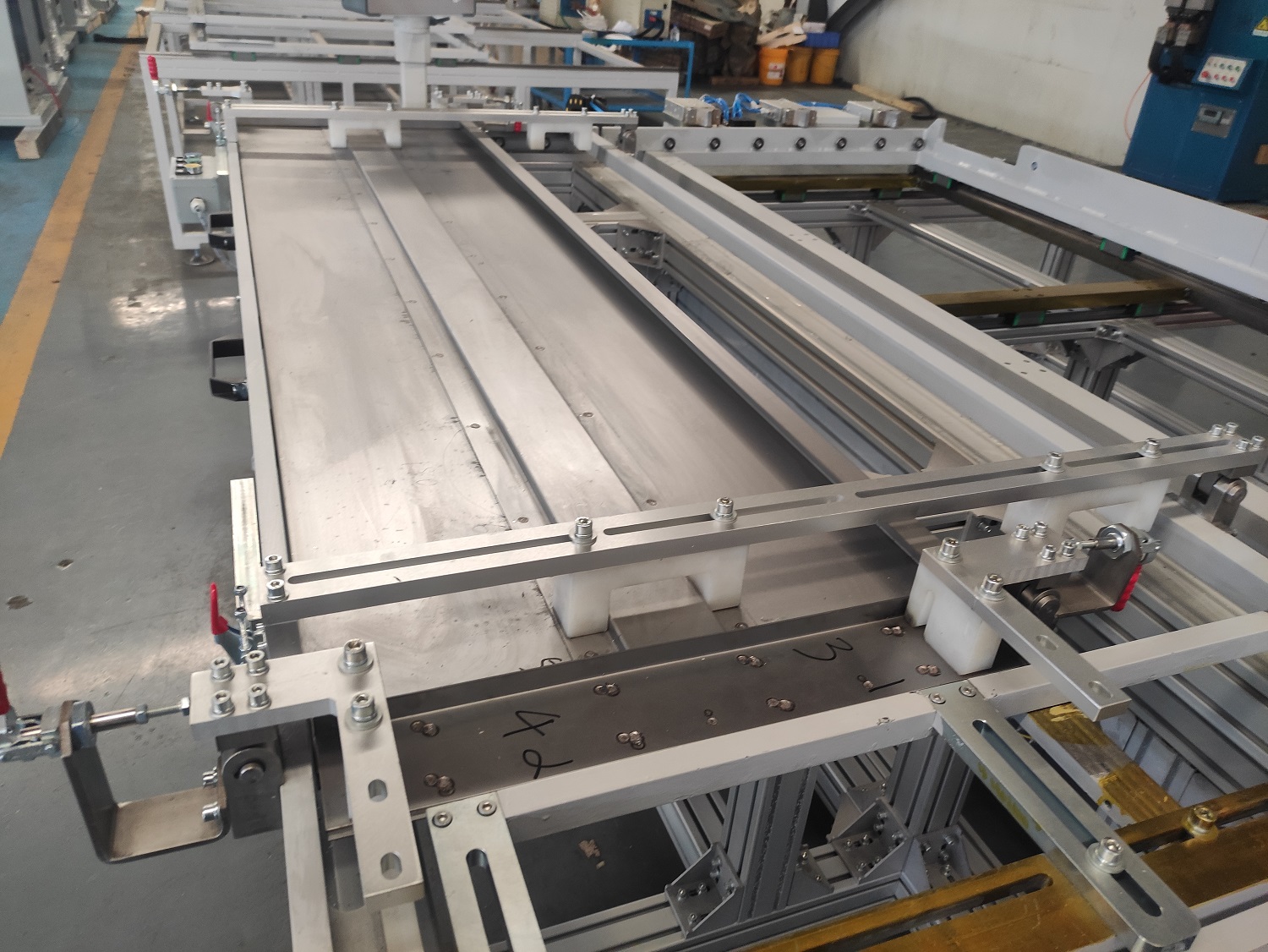 Automatic CNC XY Axis MFDC Spot Welding Machine for Sheet Metal Production