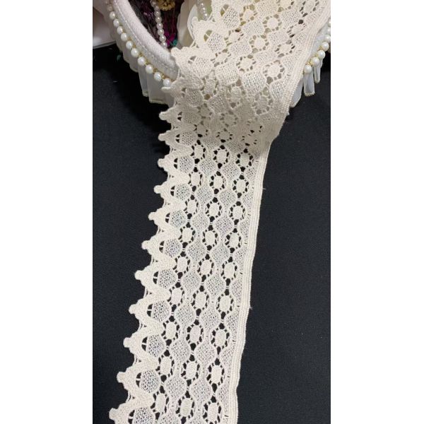 100% Cotton Embroidery Lace Trim with 9cm Width and Non Stretch for Clothing and Home Textiles