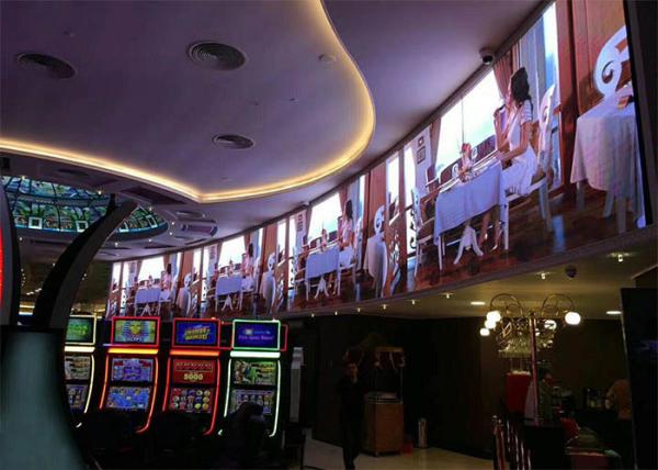 Rubber Flexible Billboard LED Display Curved Advertising Board Indoor P3 Front Servicing
