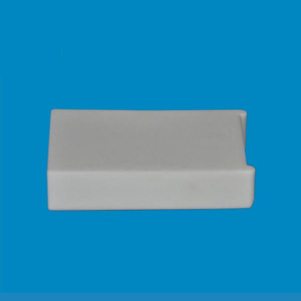 Parties en céramique d'aluminium à 95% Blanc Isolation électrique élevée Taille personnalisée