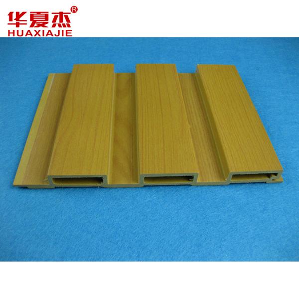 Le panneau de mur de WPC/panneau de plafond imperméables pour décorent le mur de barre/bar