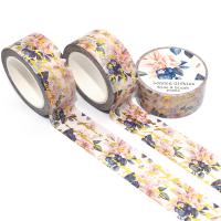 A flor imprimiu a folha de ouro decorativa do esparadrapo dos artigos de papelaria que mascara a fita de papel de Washi