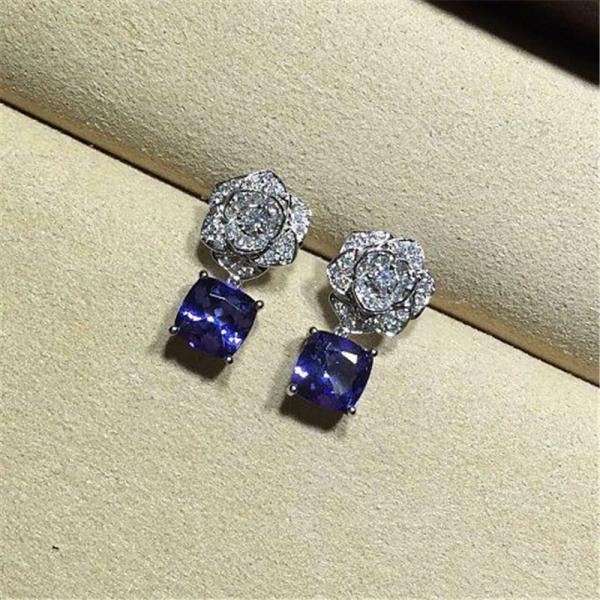 PG piaget rose  series earrings gold diamond  18k gold  white gold yellow gold rose gold diamond earrings