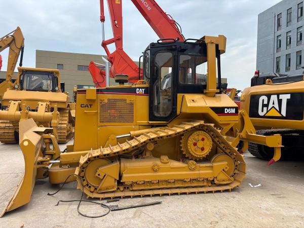 Used CAT D6M  Crawler Bulldozer In Good Condition Cheap Price With Original Engine