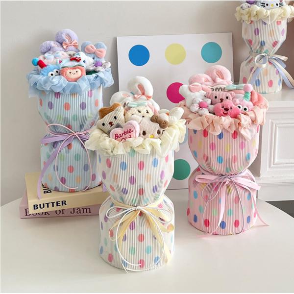 Le tissu dopamine polka dot fini bouquet de savon rose cadeau de la Saint Valentin pour les meilleurs amis et les copines