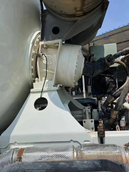 Caminhão de mistura de betão de 12 cbm para equipamento pesado e produção de betão em grande escala