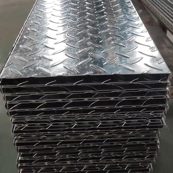 Indoor Outdoor Zinc Coated Hot Dip Cable Tray 2m-6m Length For Hassle Free Cable Management