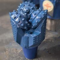 空気または水循環での掘削のためのローラーコーンビットにおける先進カルバイド技術