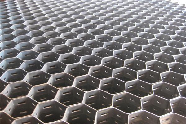 1m-2m Length HexMesh Refractory Lining For Industrial Furnace
