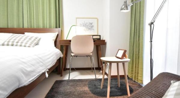 Australia rental apartment custom design furniture of wood bed with inwall wardrobe cabinet and dresser table used chair