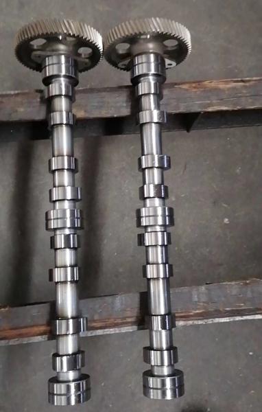 M11 Camshaft 4059893 With Gear Machinery Engine Parts