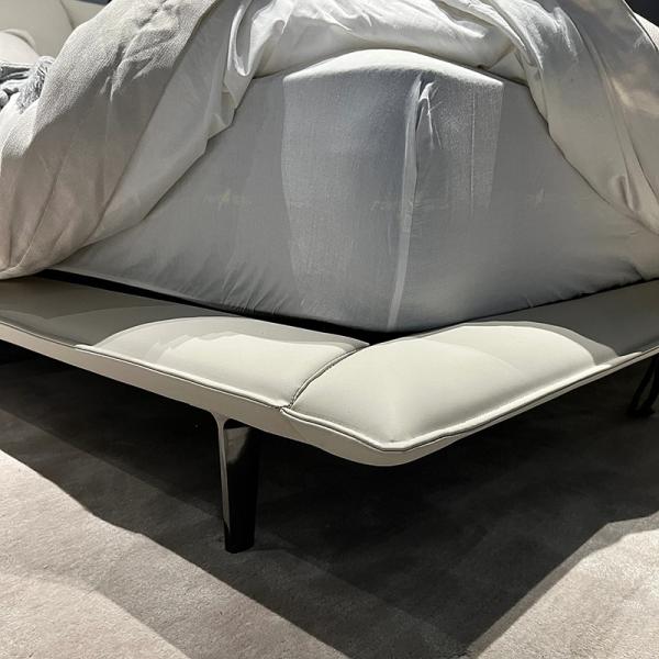 Stainless steel Upholstered Bedroom Sets Modern White Leather King Size Bed