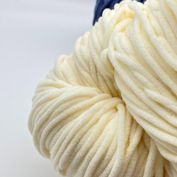 1/1.1NM  Velvet Yarn For Cozy Blankets And Hand Knitting Baby Blanket