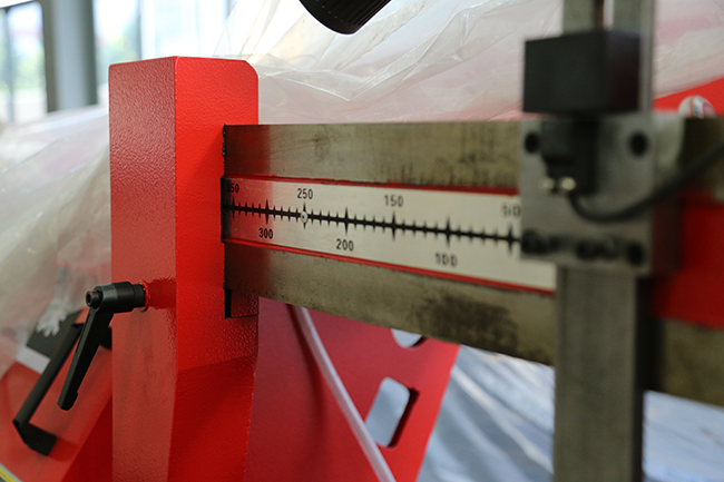 Aerospace Manufacturing Horizontal Band Saw Machine 4kw Vertical Bandsaw For Metal