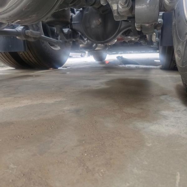 Torque Engine Diesel Tractor Truck with GCC Tire Certification and ≤5 Seats