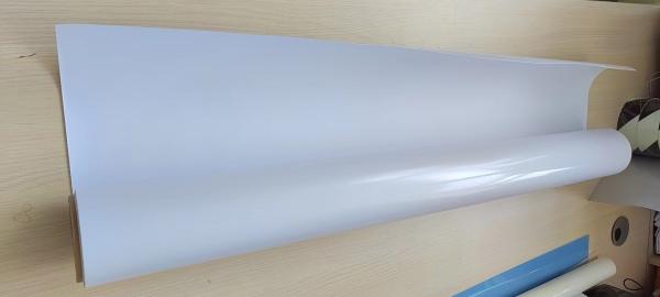 Outdoor Advertising Glossy Vinyl Sticker 100mic Roll With Permernent Grey Glue