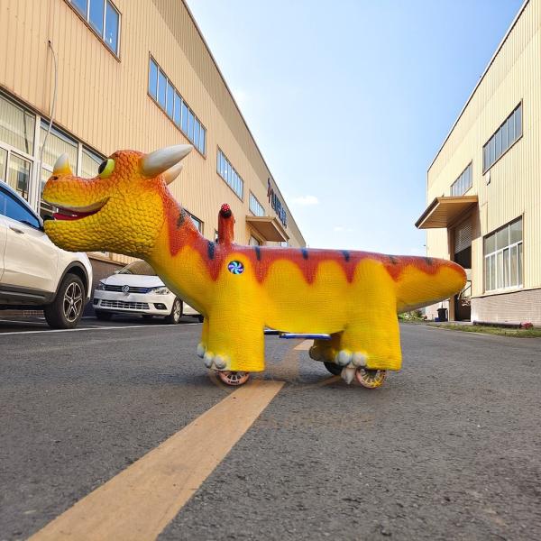 Manèges de dinosaures animatroniques pour enfants  Voiture de dinosaure électrique pour parc d'attractions
