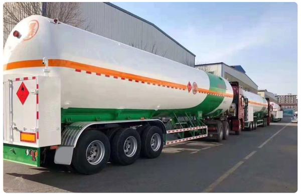 CIMC Q370R 13150*2500*4100mm 1 compartiment 15000kgs Poids du char 10 pièces feuilles printemps 45CBM 3 essieux transport de GNL réservoir Semi-remorque