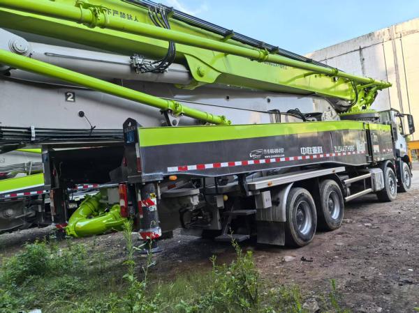 62M Vertical Reach 2023 Zoomlion Truck Mounted Concrete Pump on Mercedes-Benz Chassis Low Kilometers Excellent Used Condition